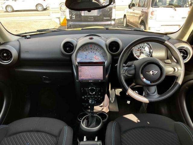 2011 MINI MINI Crossover – thumbnail 2