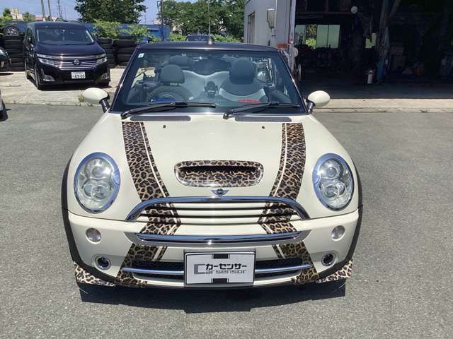 2010 MINI Mni Convertible – thumbnail 2