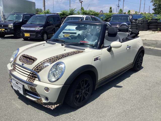 2010 MINI Mni Convertible – thumbnail 3
