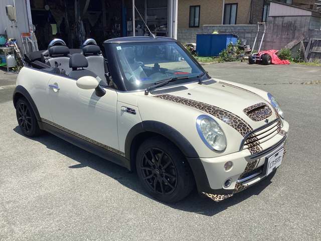 2010 MINI Mni Convertible – thumbnail 4