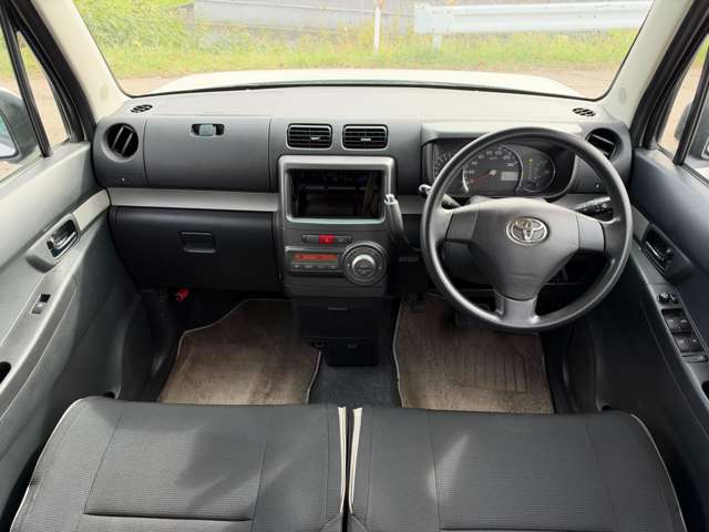 2011 Toyota Pixis Space – thumbnail 4