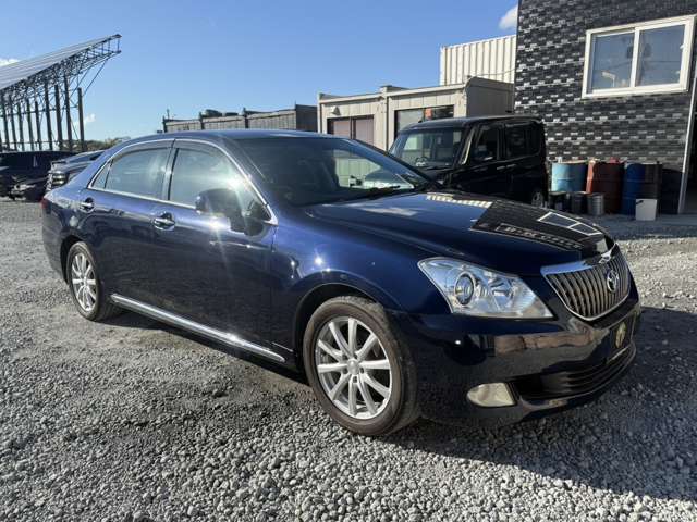 2009 Toyota Crown Majesta – thumbnail 3