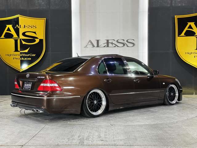 2004 Toyota Celsior – thumbnail 4