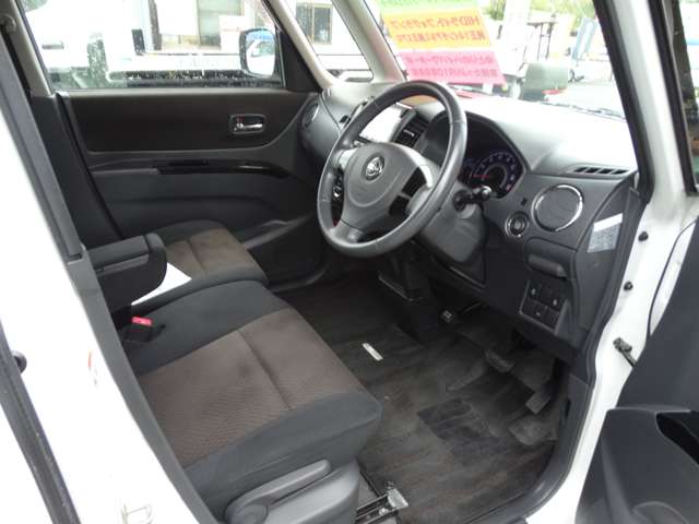 2011 Nissan Roox – thumbnail 3