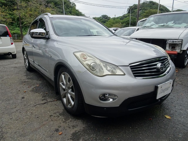 2011 Nissan Skyline Crossover