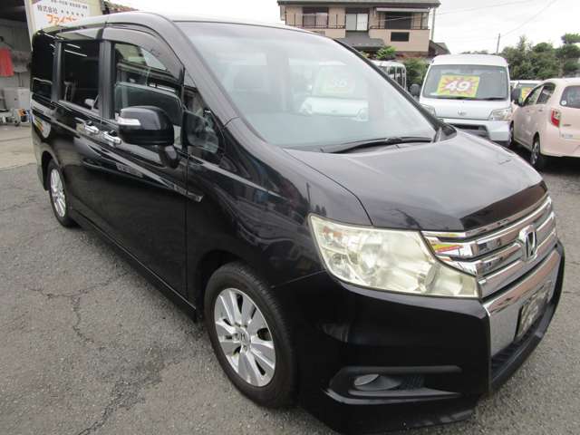 2011 Honda Stepwgn – thumbnail 3