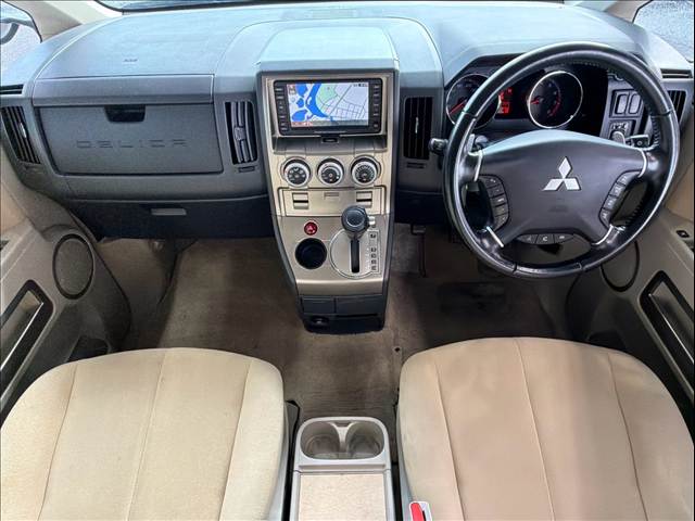2007 Mitsubishi Delica D:5 – thumbnail 2