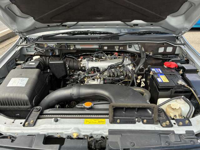 2003 Mitsubishi Pajero – thumbnail 2