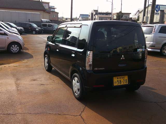 2011 Mitsubishi eK Wagon – thumbnail 3