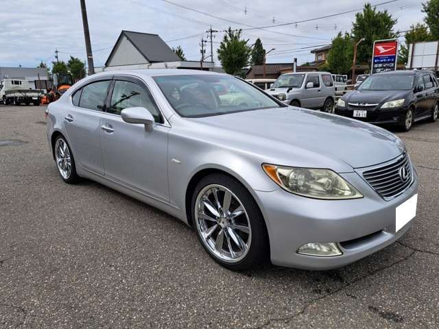 2007 Lexus LS – thumbnail 2