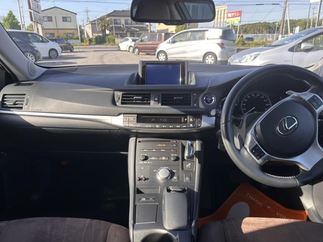 2011 Lexus CT – thumbnail 2