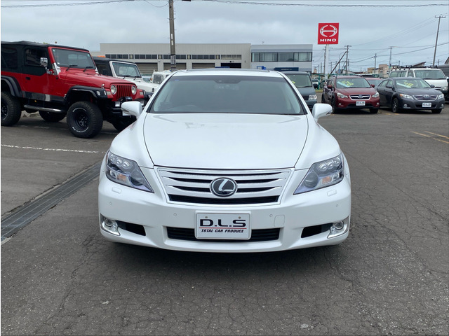 2011 Lexus LS Hybrid – thumbnail 3