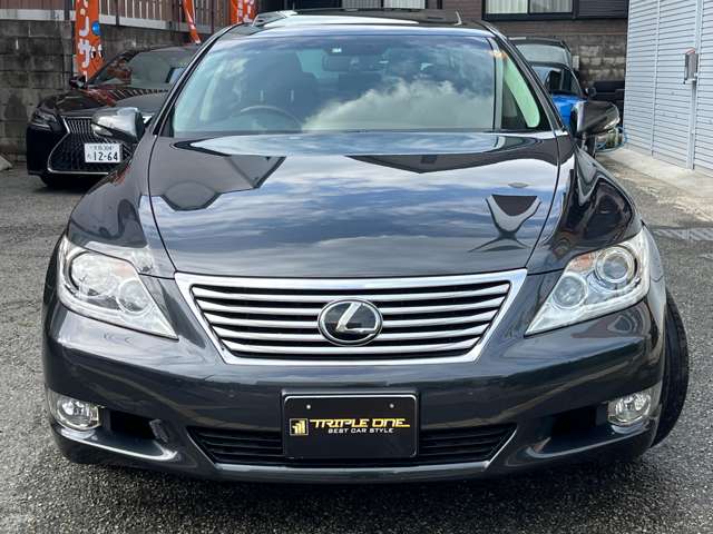 2010 Lexus LS – thumbnail 2
