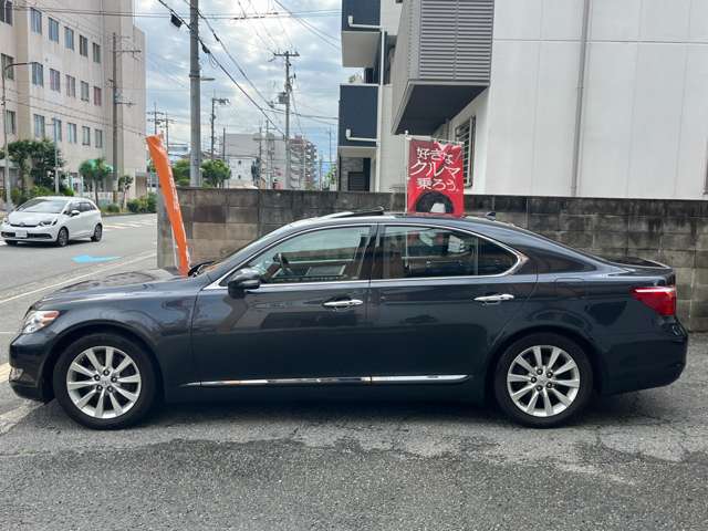 2010 Lexus LS – thumbnail 4
