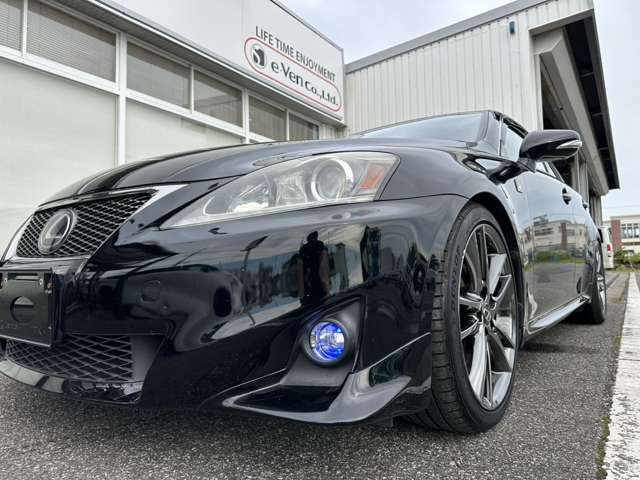 2011 Lexus IS – thumbnail 3
