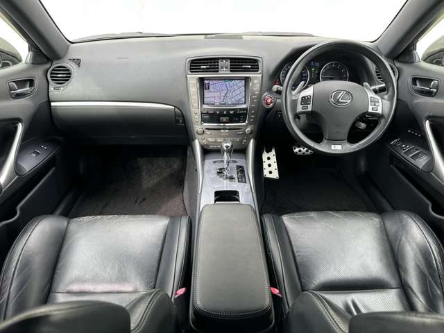 2011 Lexus IS – thumbnail 4