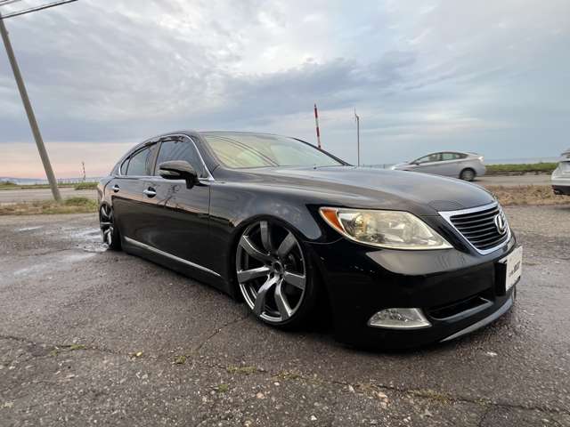 2007 Lexus LS – thumbnail 2
