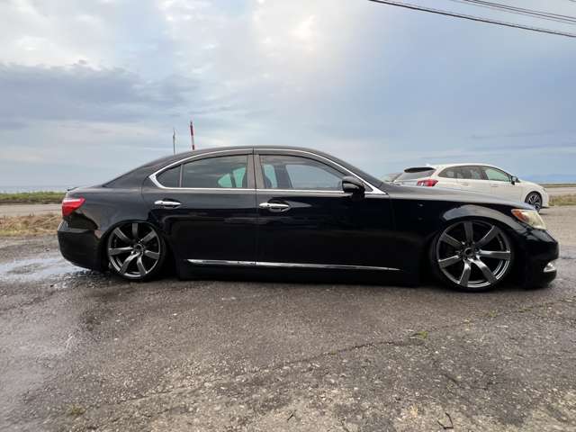 2007 Lexus LS – thumbnail 3
