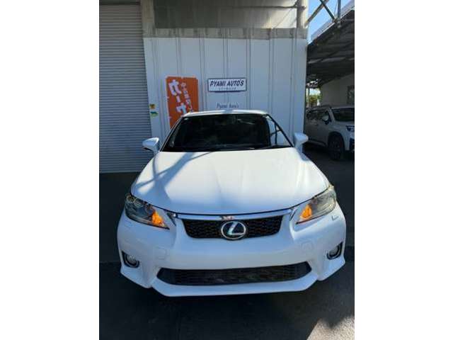 2011 Lexus CT – thumbnail 2