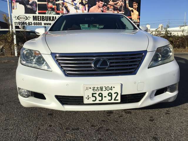 2010 Lexus LS – thumbnail 2