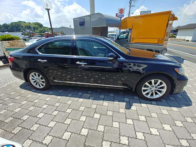 2010 Lexus LS Hybrid – thumbnail 4