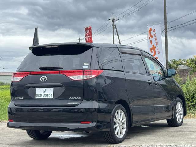 2009 Toyota Estima – thumbnail 2