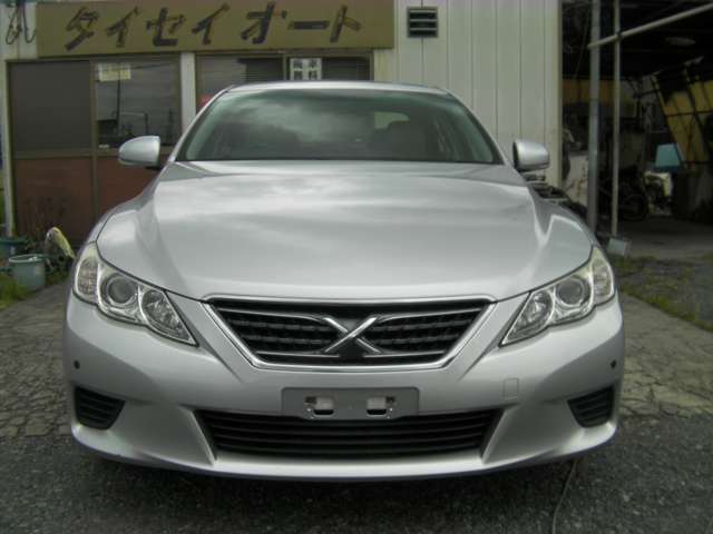2011 Toyota Mark X – thumbnail 2