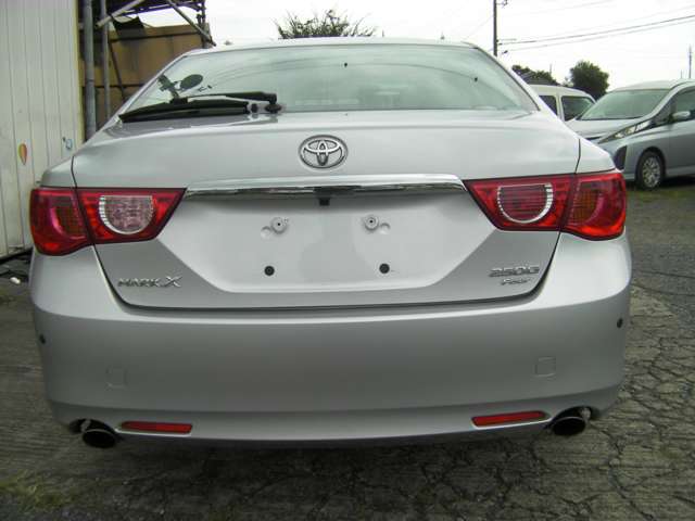 2011 Toyota Mark X – thumbnail 3