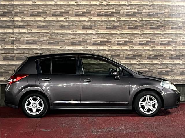 2009 Nissan Tiida – thumbnail 4