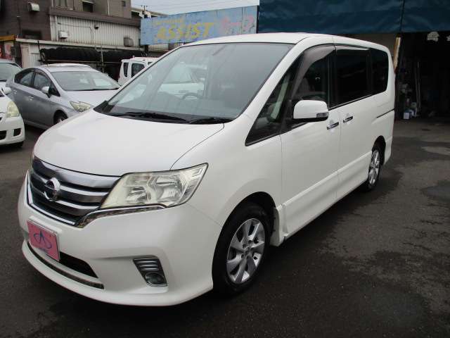 2011 Nissan Serena – thumbnail 2