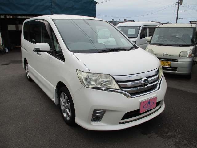 2011 Nissan Serena – thumbnail 4