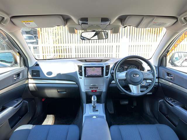 2011 Subaru Legacy Touring Wagon – thumbnail 3