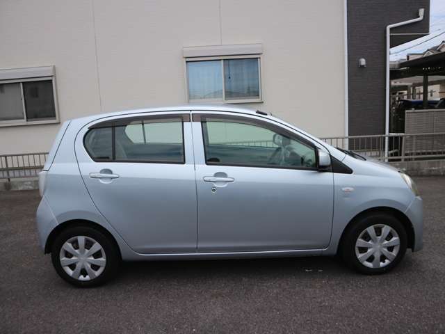 2011 Daihatsu Mira e:S – thumbnail 4