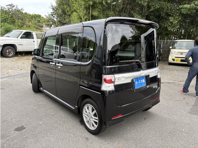2009 Daihatsu Tanto – thumbnail 3