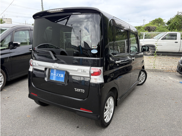 2009 Daihatsu Tanto – thumbnail 4