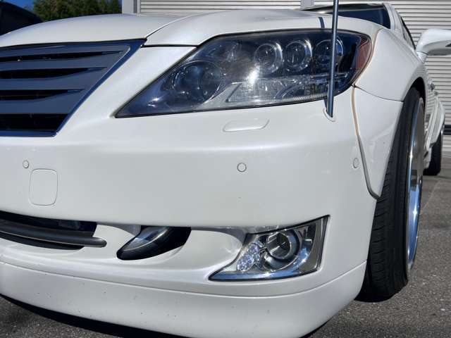 2010 Lexus LS – thumbnail 4