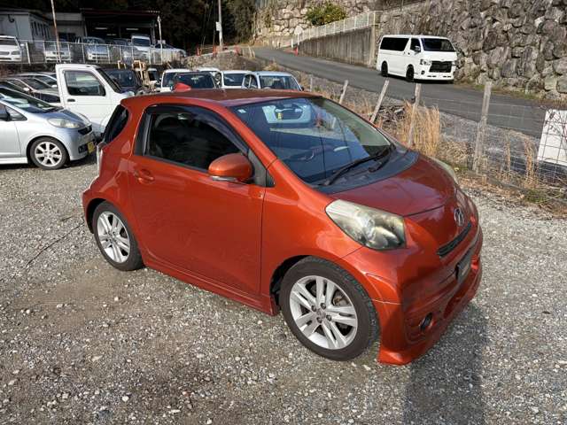 2011 Toyota iQ – thumbnail 3