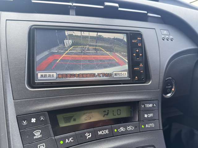 2011 Toyota Prius – thumbnail 3