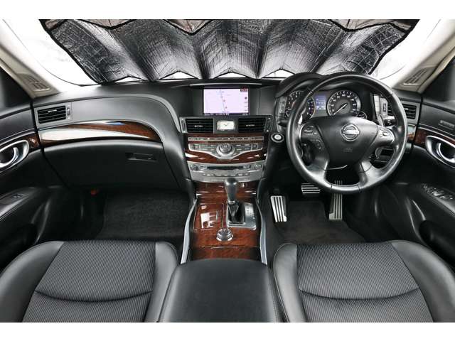 2011 Nissan Fuga – thumbnail 4