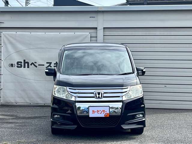 2011 Honda Stepwgn – thumbnail 2