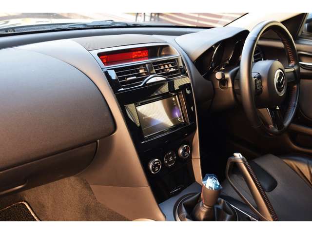 2011 Mazda RX-8 – thumbnail 2