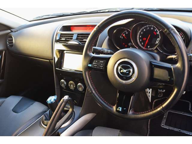 2011 Mazda RX-8 – thumbnail 4