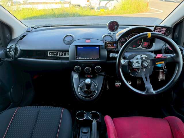 2011 Mazda Demio – thumbnail 2