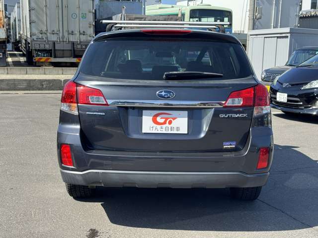 2011 Subaru Legacy Outback – thumbnail 4