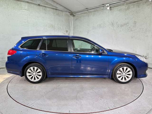 2009 Subaru Legacy Touring Wagon – thumbnail 4