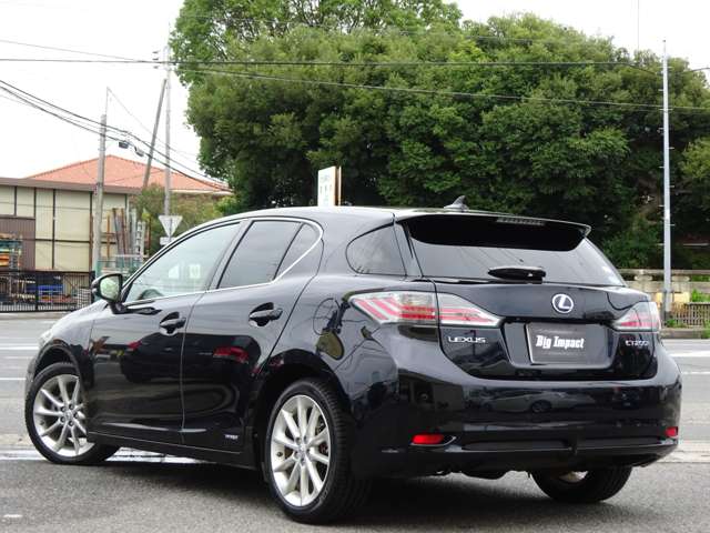 2011 Lexus CT – thumbnail 2
