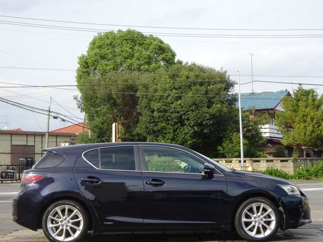 2011 Lexus CT – thumbnail 4