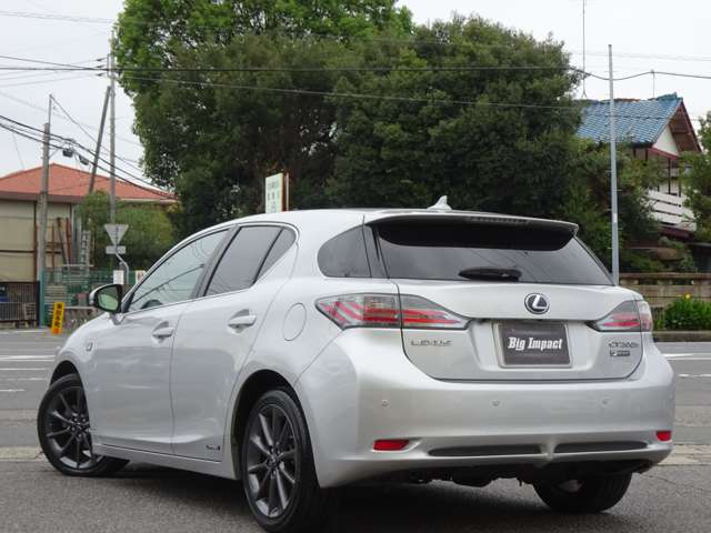 2011 Lexus CT – thumbnail 2