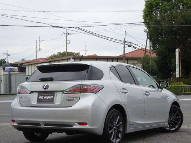 2011 Lexus CT – thumbnail 3