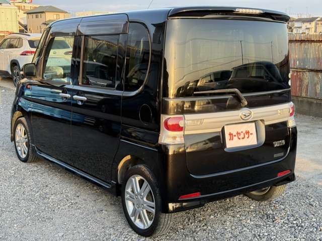 2011 Daihatsu Tanto – thumbnail 4